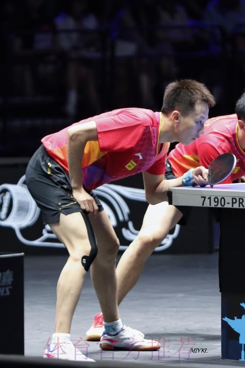 申京强吃琼斯 左手抛投打进关键球